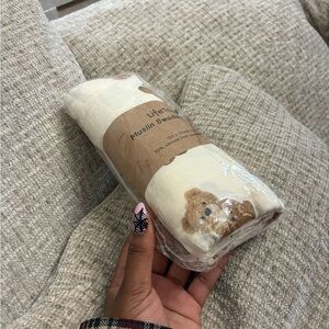 Lifetree Muslin Swaddle with Bear Design